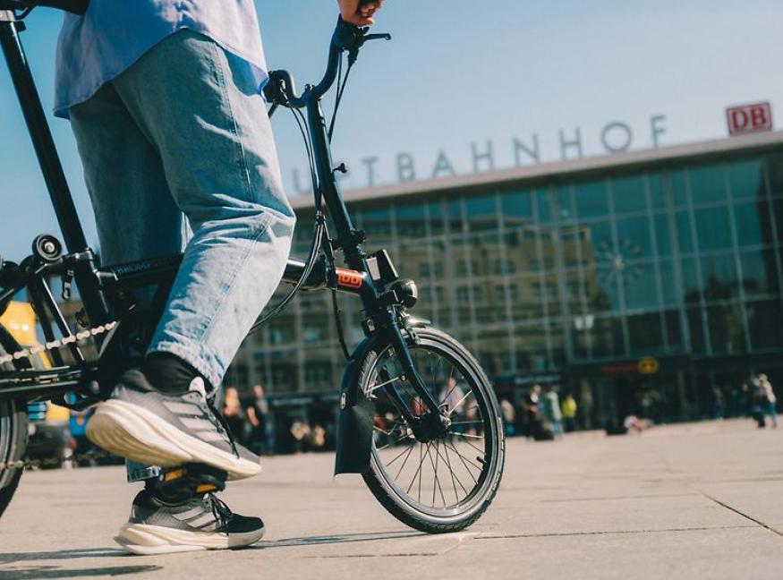 Brompton and Deutsche Bahn Expand Folding Bike Subscription with E-Bike